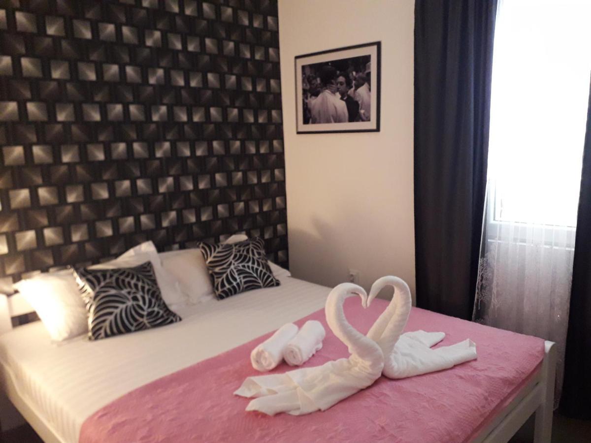 Ana Apartmani Sveti Stefan Exteriör bild