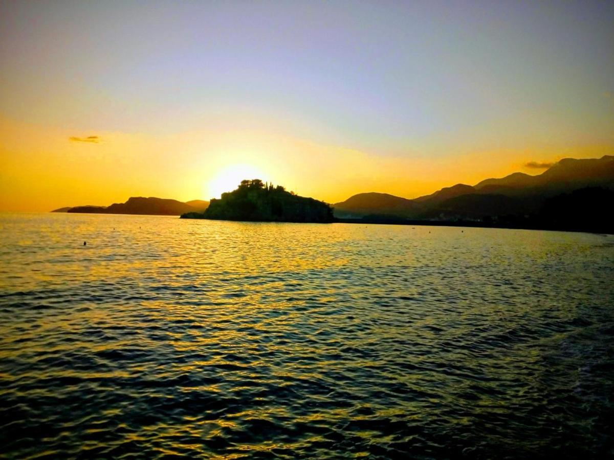 Ana Apartmani Sveti Stefan Exteriör bild