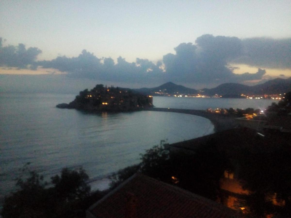 Ana Apartmani Sveti Stefan Exteriör bild