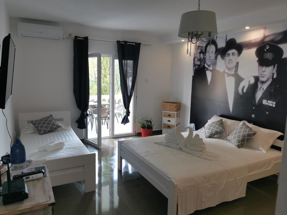 Ana Apartmani Sveti Stefan Exteriör bild