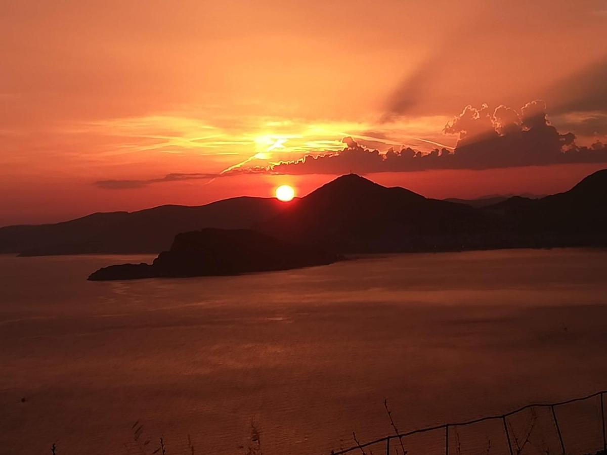 Ana Apartmani Sveti Stefan Exteriör bild