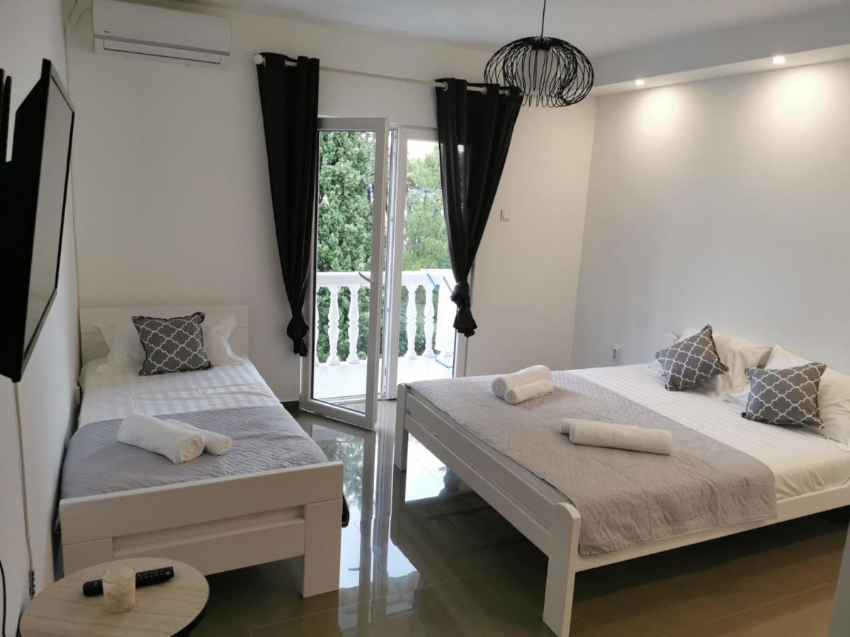 Ana Apartmani Sveti Stefan Exteriör bild